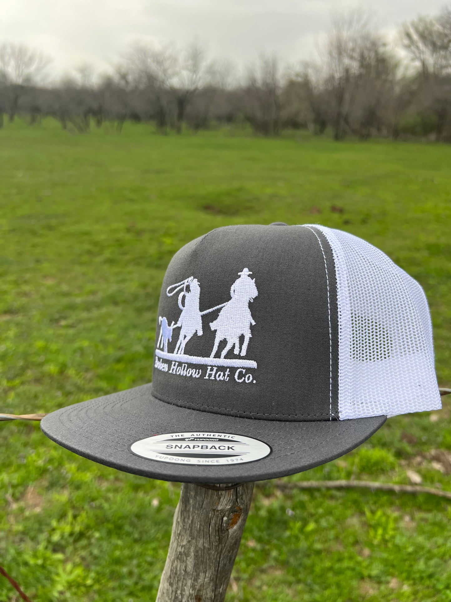 Rowdy Grey/White
